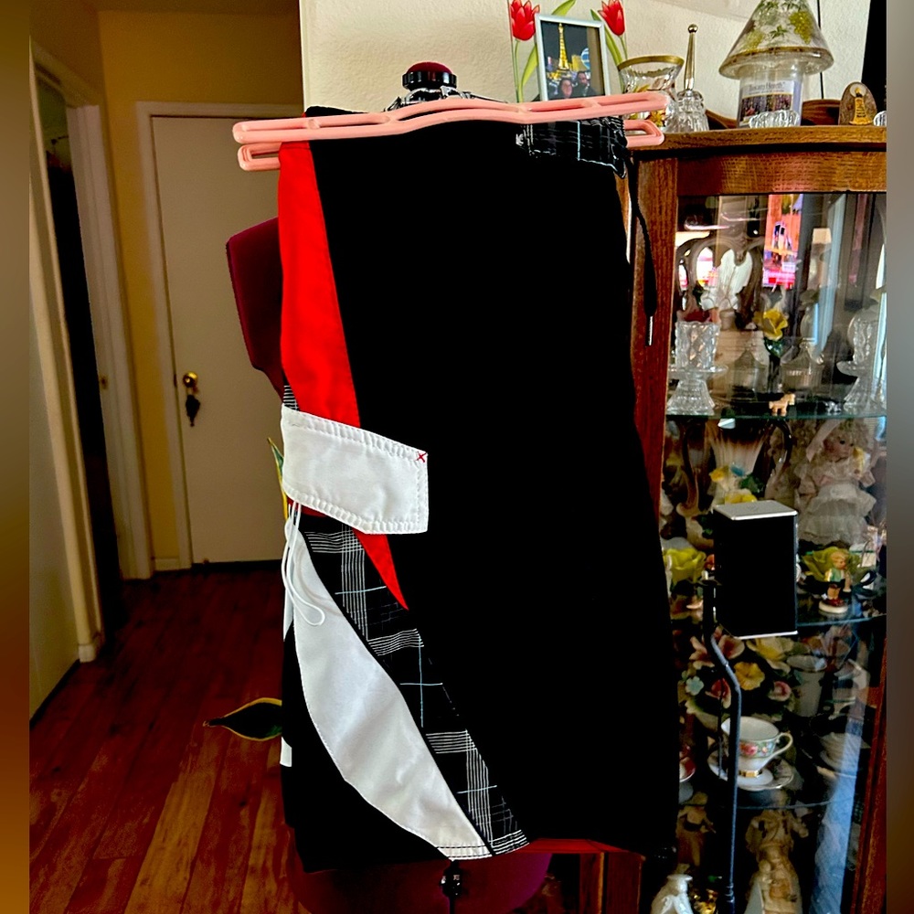 Men’s Quicksilver Black,Red And White Shorts.